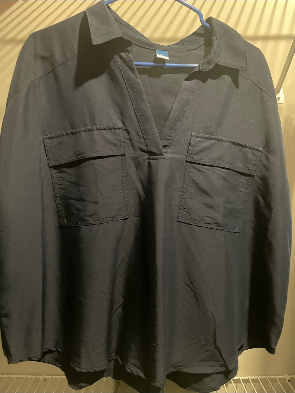 Old Navy Black Long-Sleeve V-Neck Pocket Blouse
